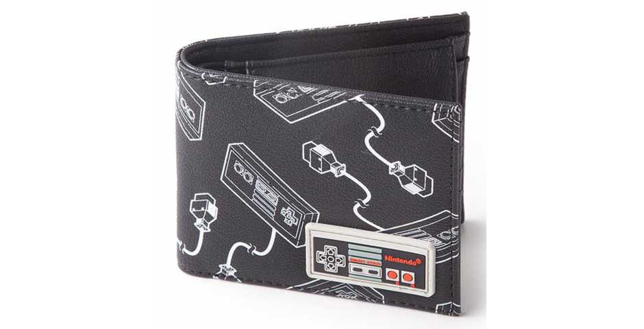 Кошелек NES: Controller AOP Bifold Wallet With Rubber Patch